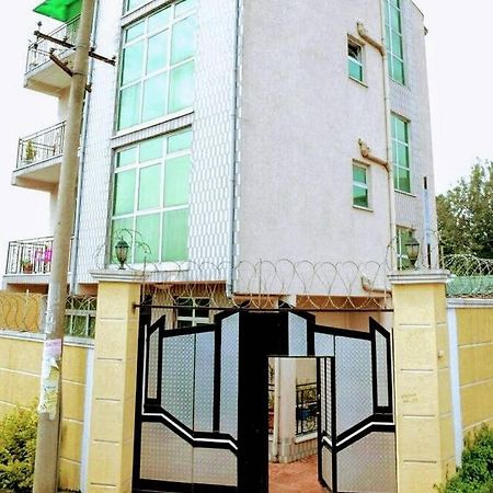 Keba Guest House Adís Abeba Exterior foto